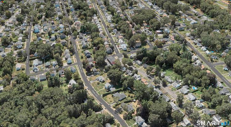 147 Quinn Street presents a neighborhood retail center strategically positioned within a well established residential section of Naugatuck.
