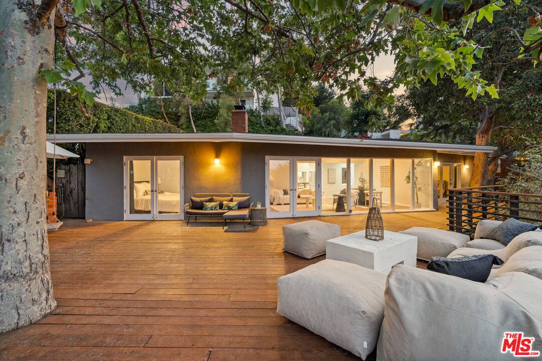 8490   Cole Crest Dr 4BR Hollywood Hills East La