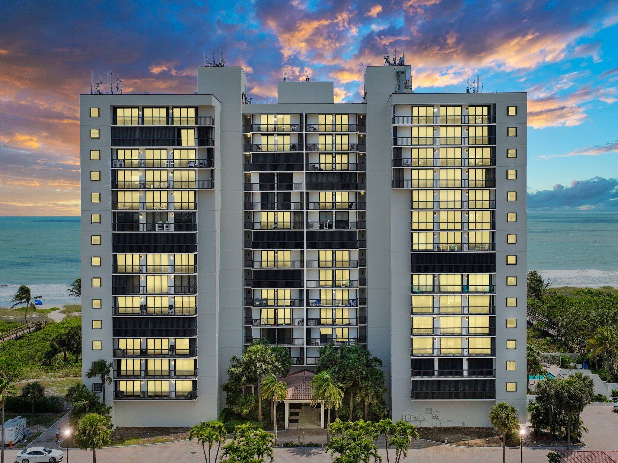 Perfect 5th floor views from this corner unit !