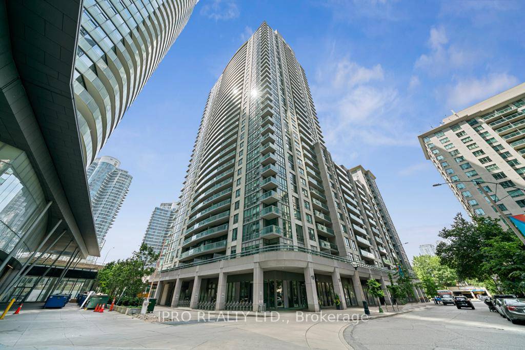 Welcome To This Luxury 2 1 Bed, 2 Bath Corner Suite In The Heart Of Downtown Toronto.
