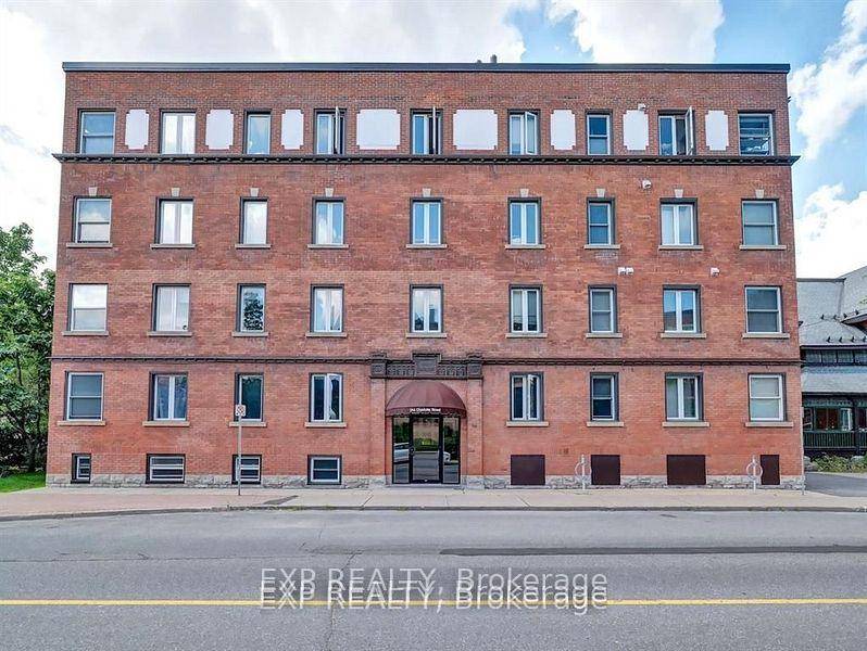 Step into this spacious condo featuring 2 bedrooms, 2 full bathrooms, in unit laundry, parking spot and a storage locker.