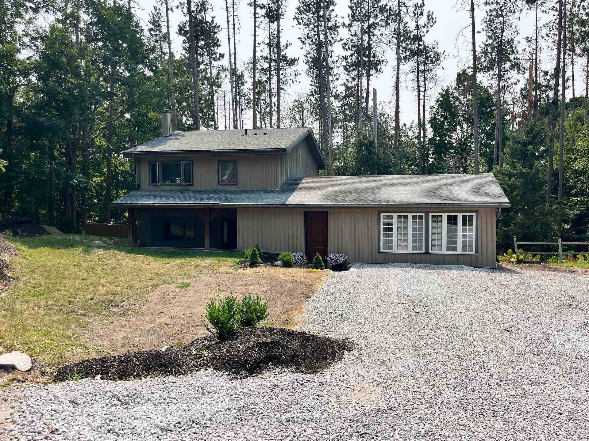 Welcome to your dream family home in the heart of Horseshoe Valley !