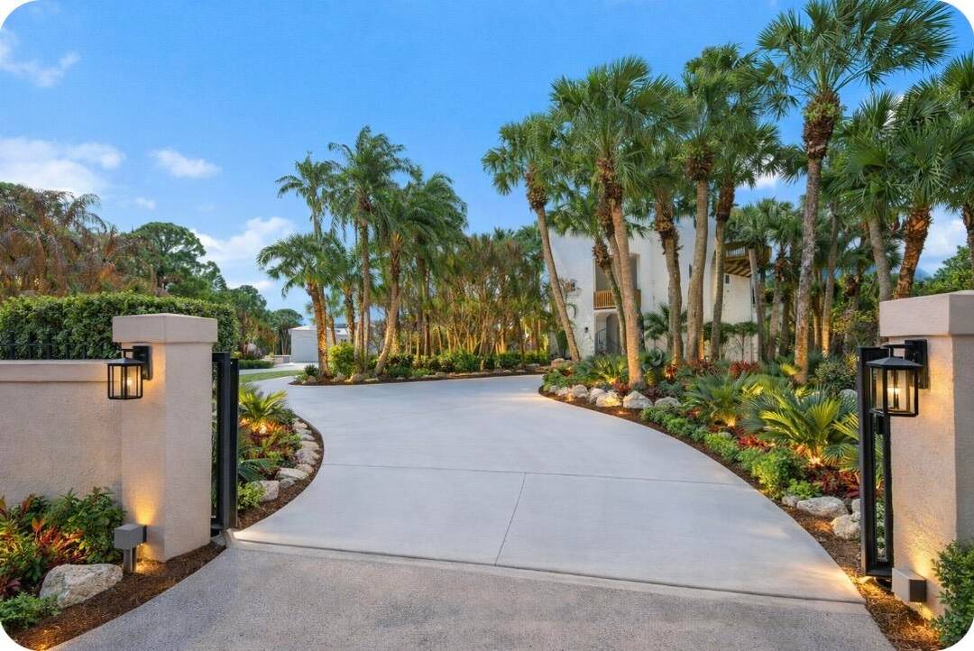 A rare offering in Palm City !