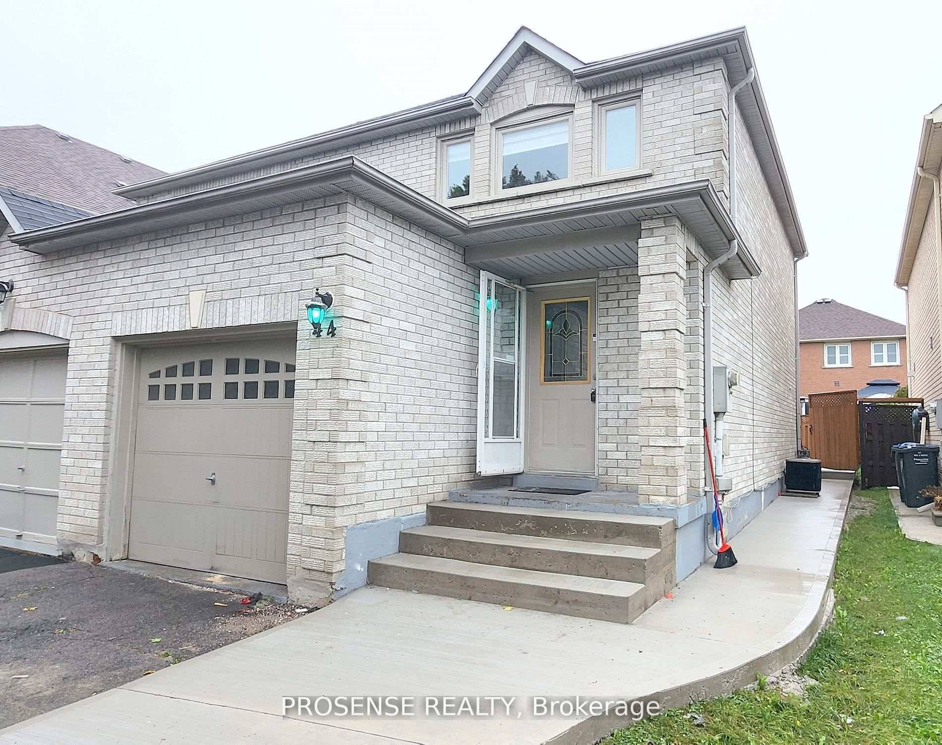 Nestled in the sought after Fletcher's West neighborhood of Brampton, this inviting 2 story semi detached home is perfect for families seeking comfort and convenience.