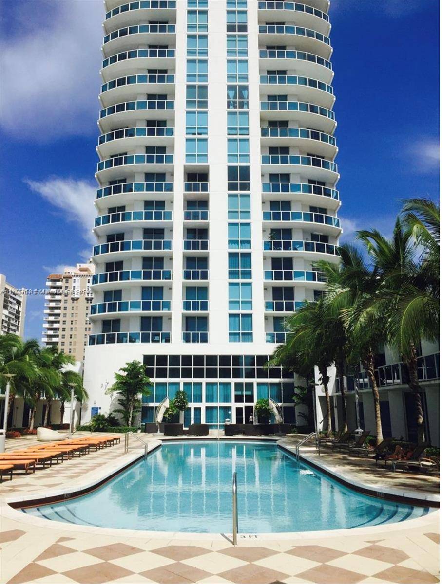LUXURIOUS 1 BEDROOM DEN CONDO WITH OCEAN AND INTRACOSTAL VIEWS.