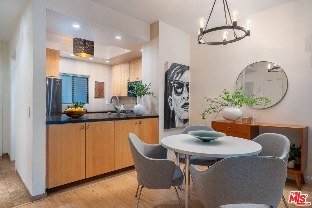 3480 Barham Blvd 1BR Hollywood Hills East La