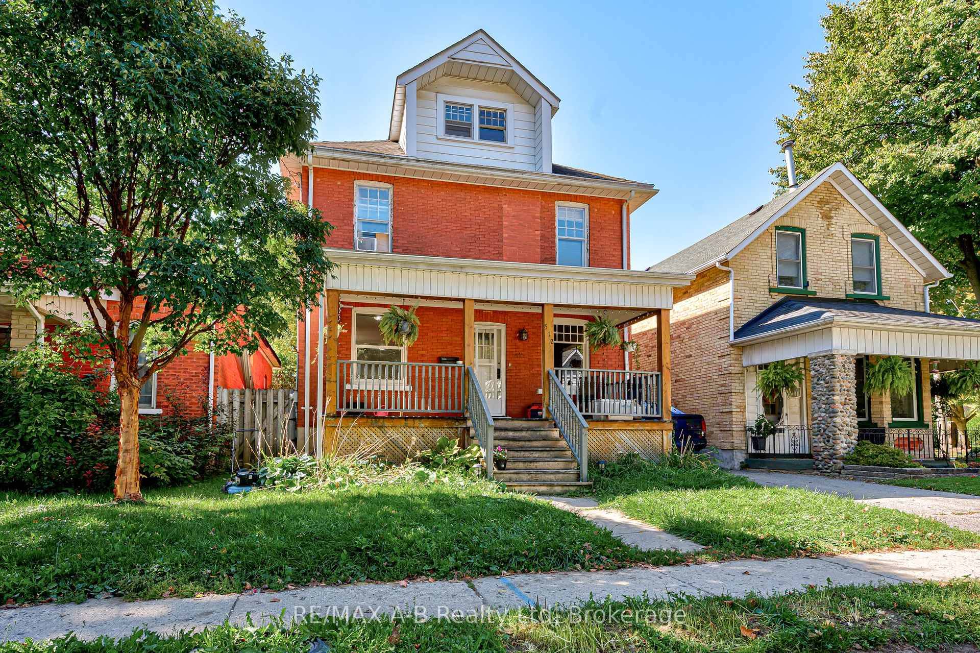 Embrace Stratfords charm in this stunning 2storey red brick home on Downie Street !