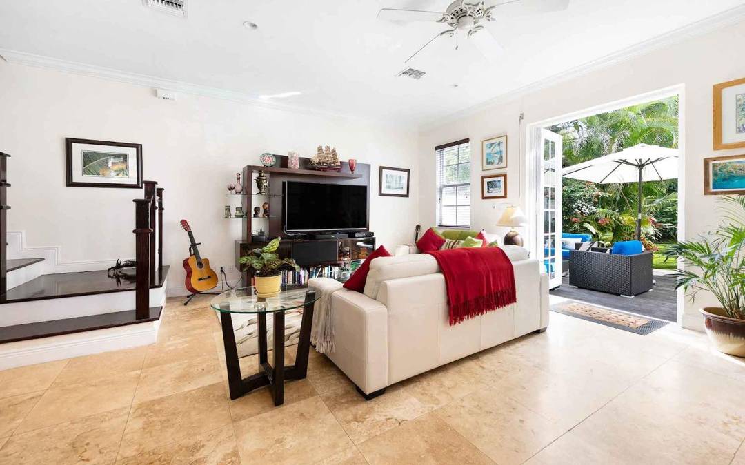 BALMORAL Condo New-Providence