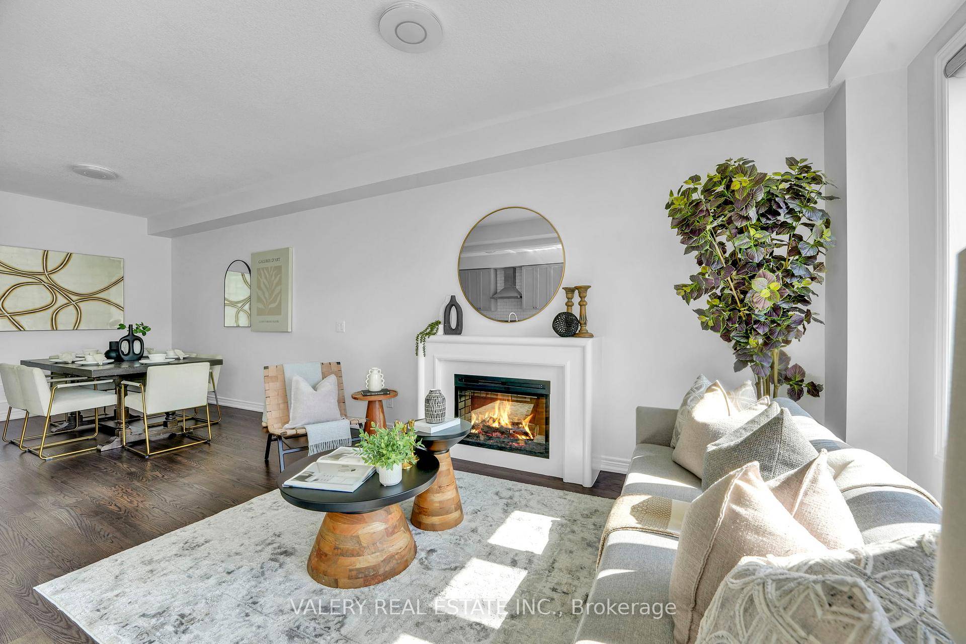 Indulge in contemporary living with this elegantly designed freehold townhome, gracefullypositioned in the sought after, harmonious community of Huron South.