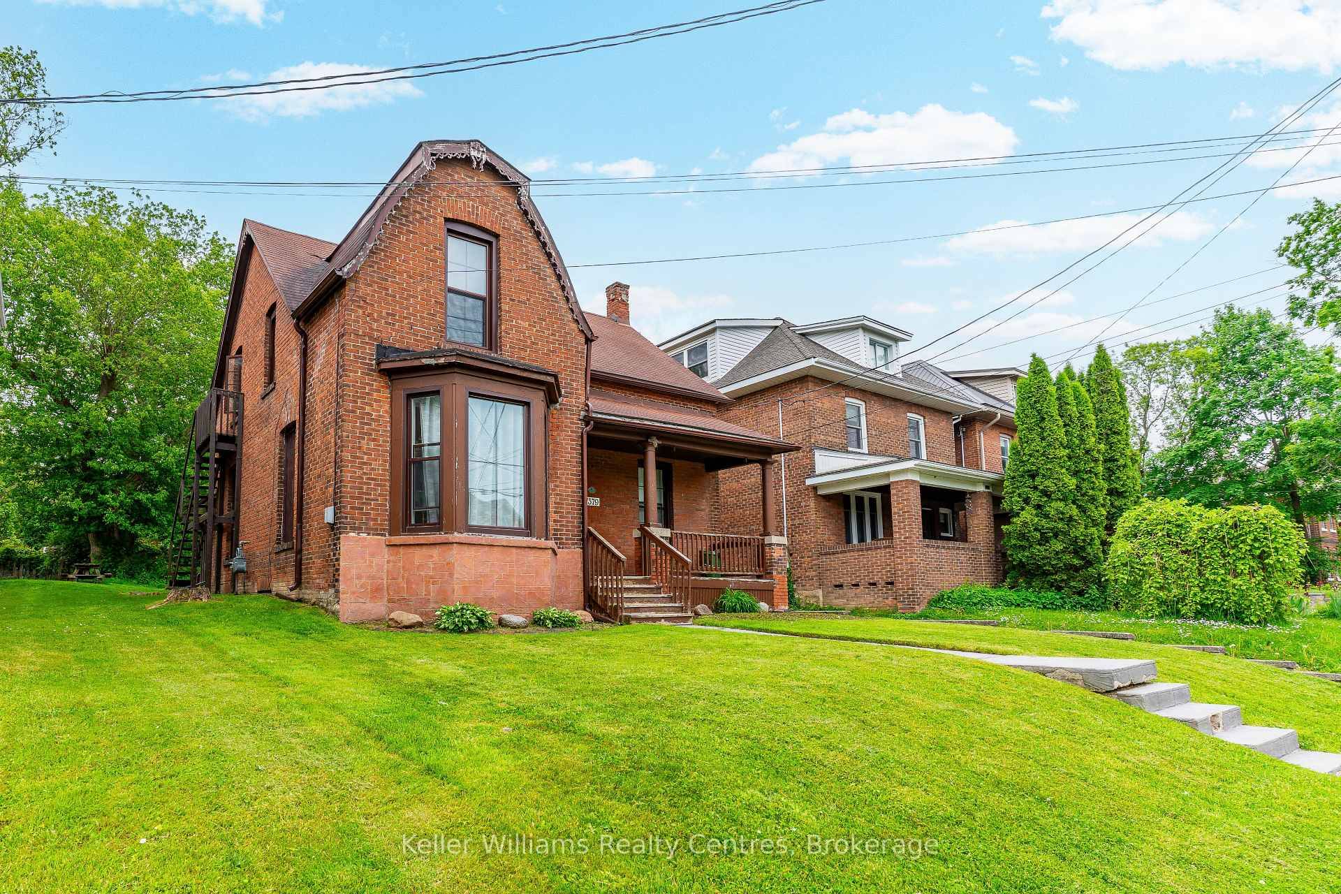 Income Generating Duplex with Nearly 8 Cap Rate in Prime Location.