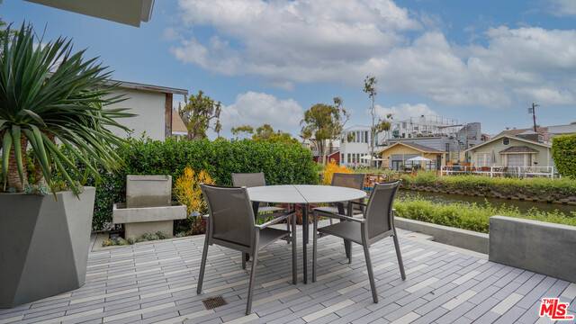 219 Howland Canal 3.0 Marina Del Rey LA