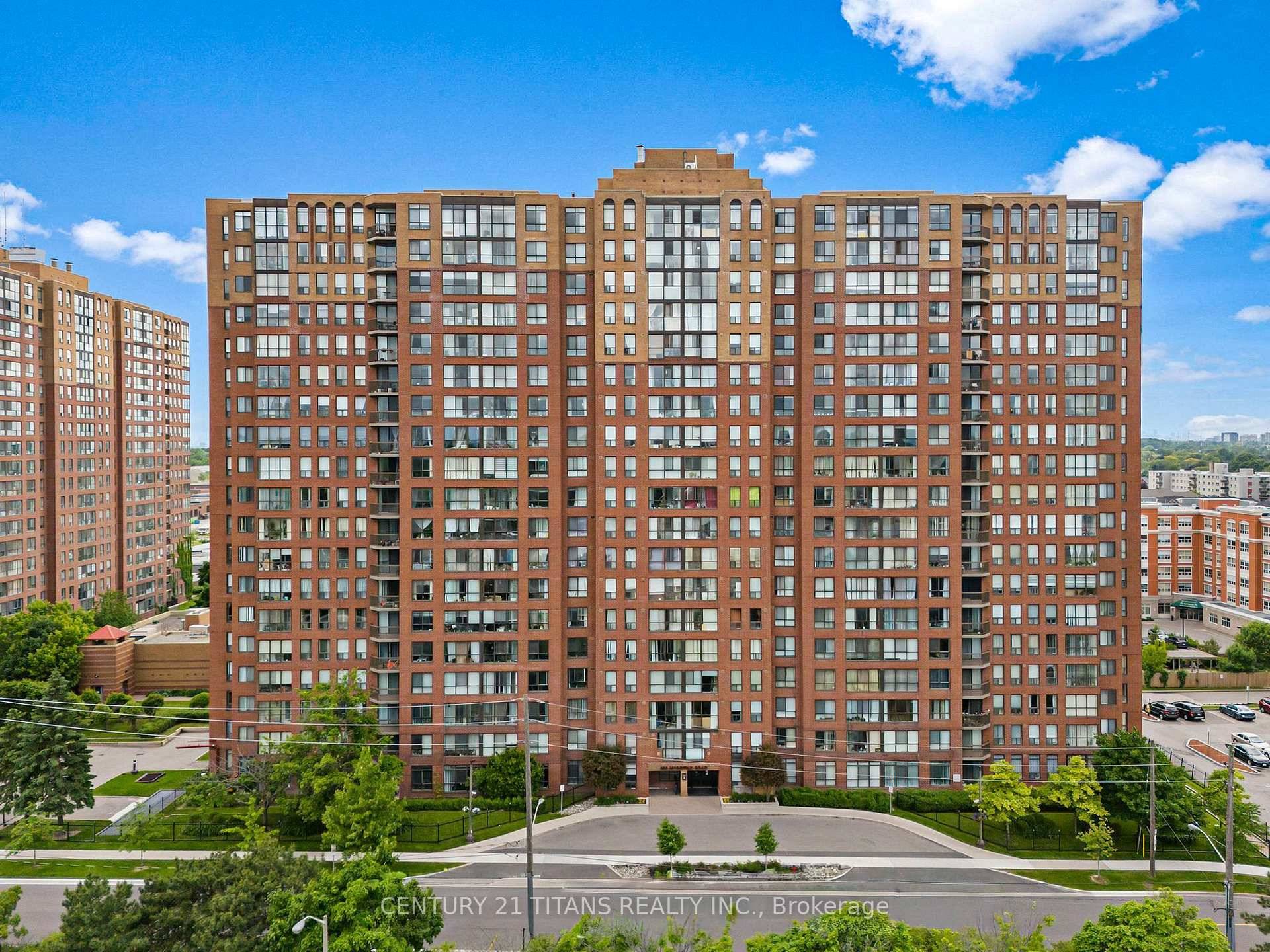 Discover your dream family haven in the vibrant heart of Scarborough !