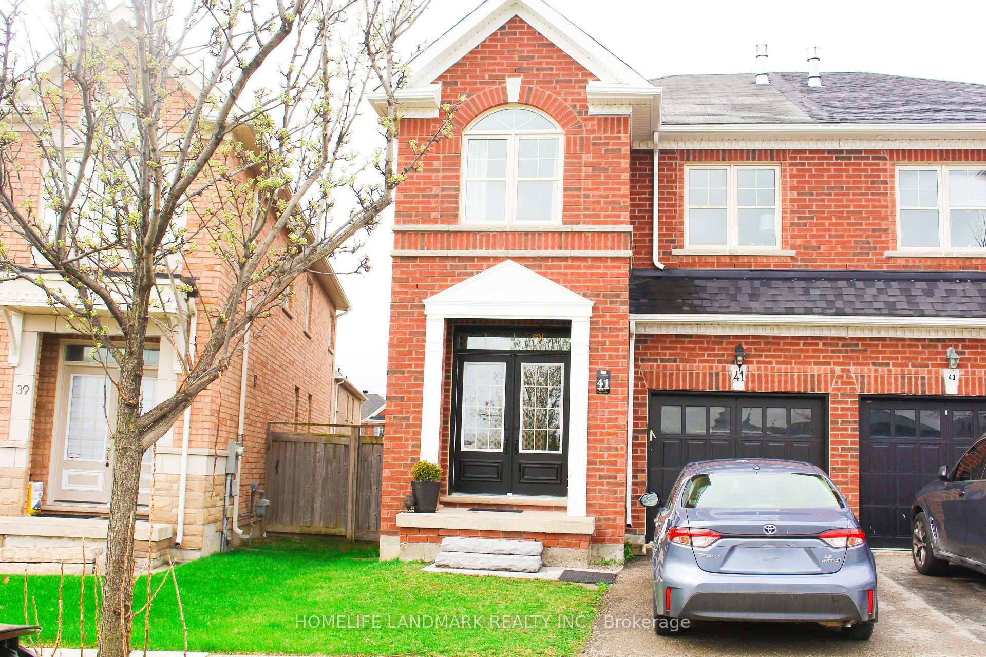 Dont miss out this great chance to be the first tenant of the newly renovated Basement Apartment in the prestigious Cathedraltown community.