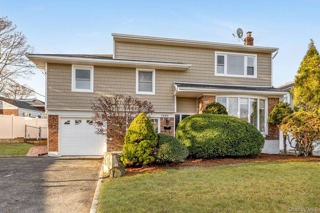 Looking for the perfect place to call home in Wantagh ?