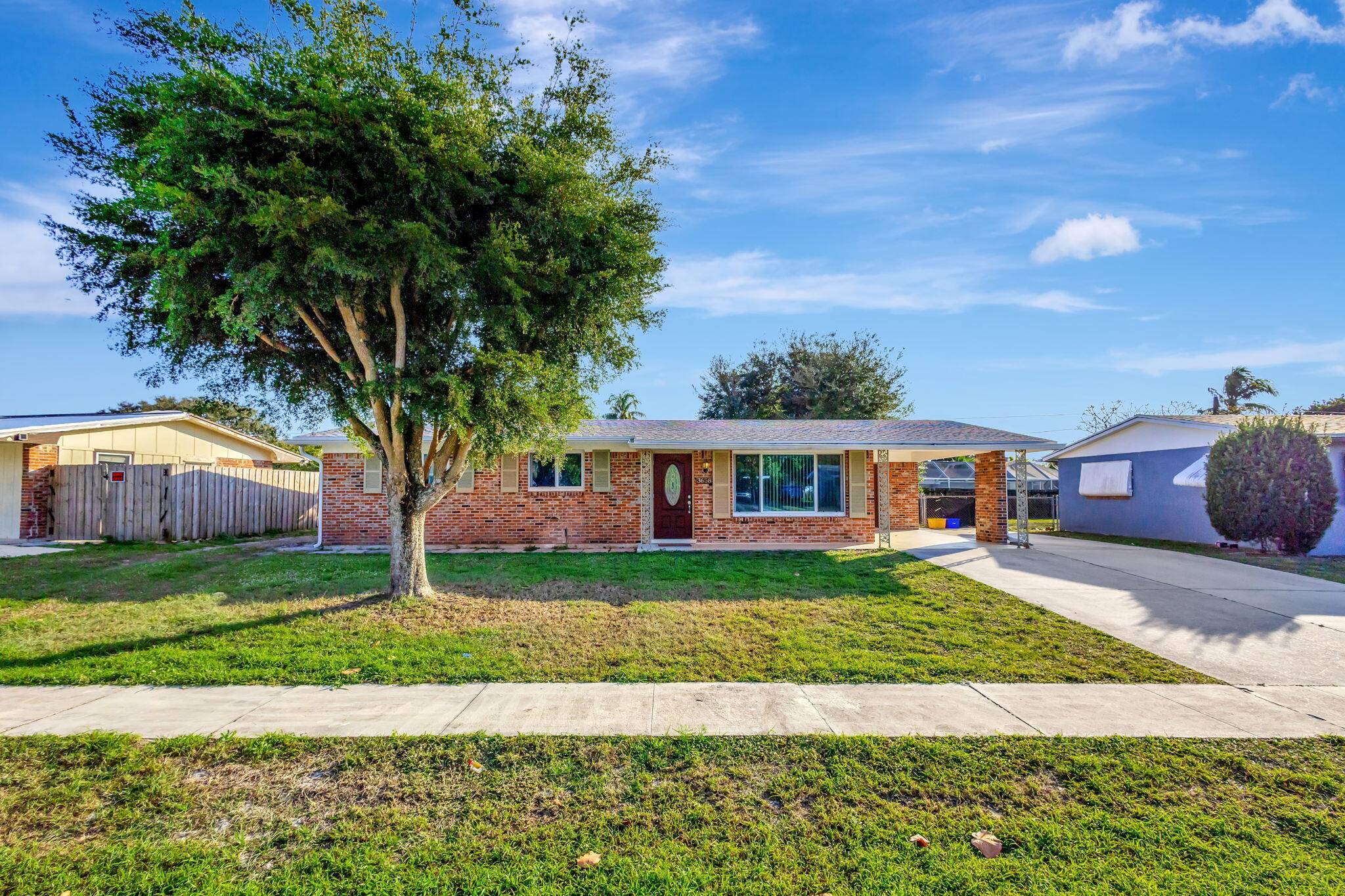 This home is located in the popular Cabana Colony community with no HOA.