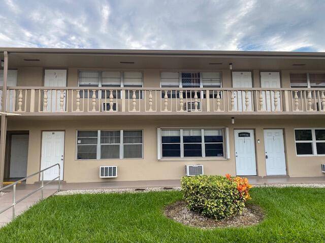 Beautifully renovated ground floor unit, with assigned parking at the front door.