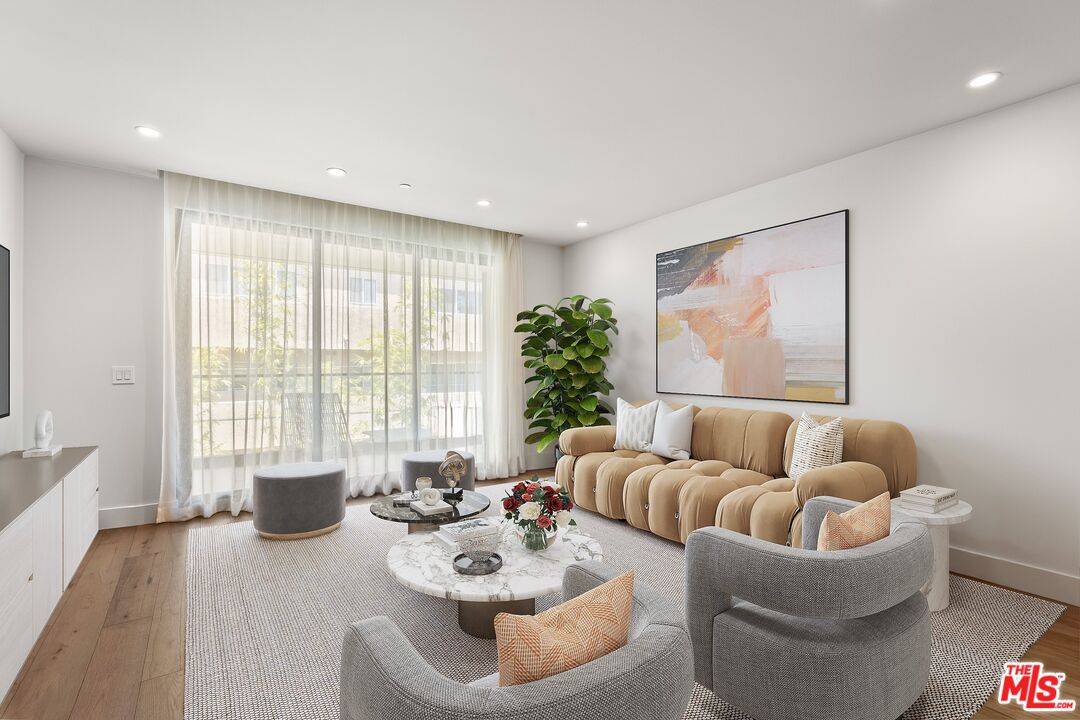 411  S Hamel Rd 1BR Beverly Grove La