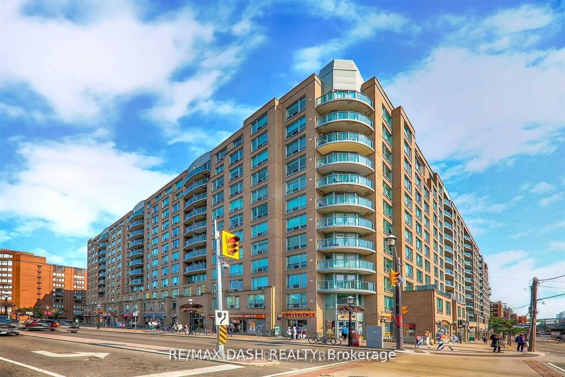 Great 2 Bedroom Layout. By The St.
