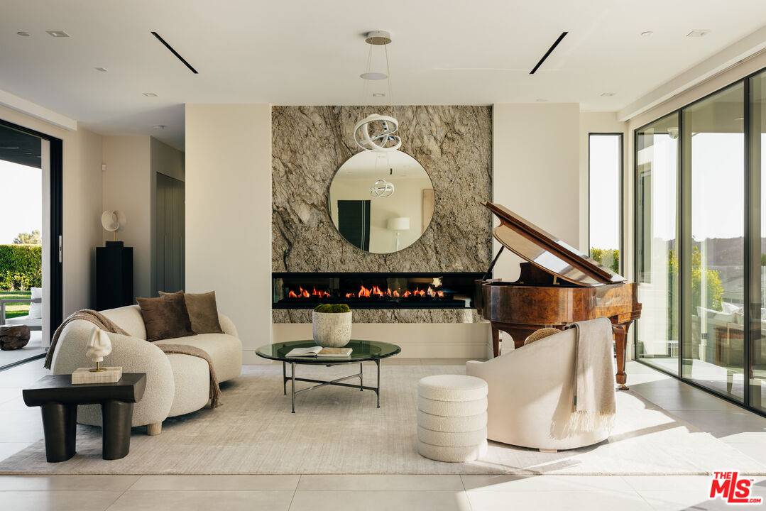 2162 Westridge Rd 5BR Brentwood La