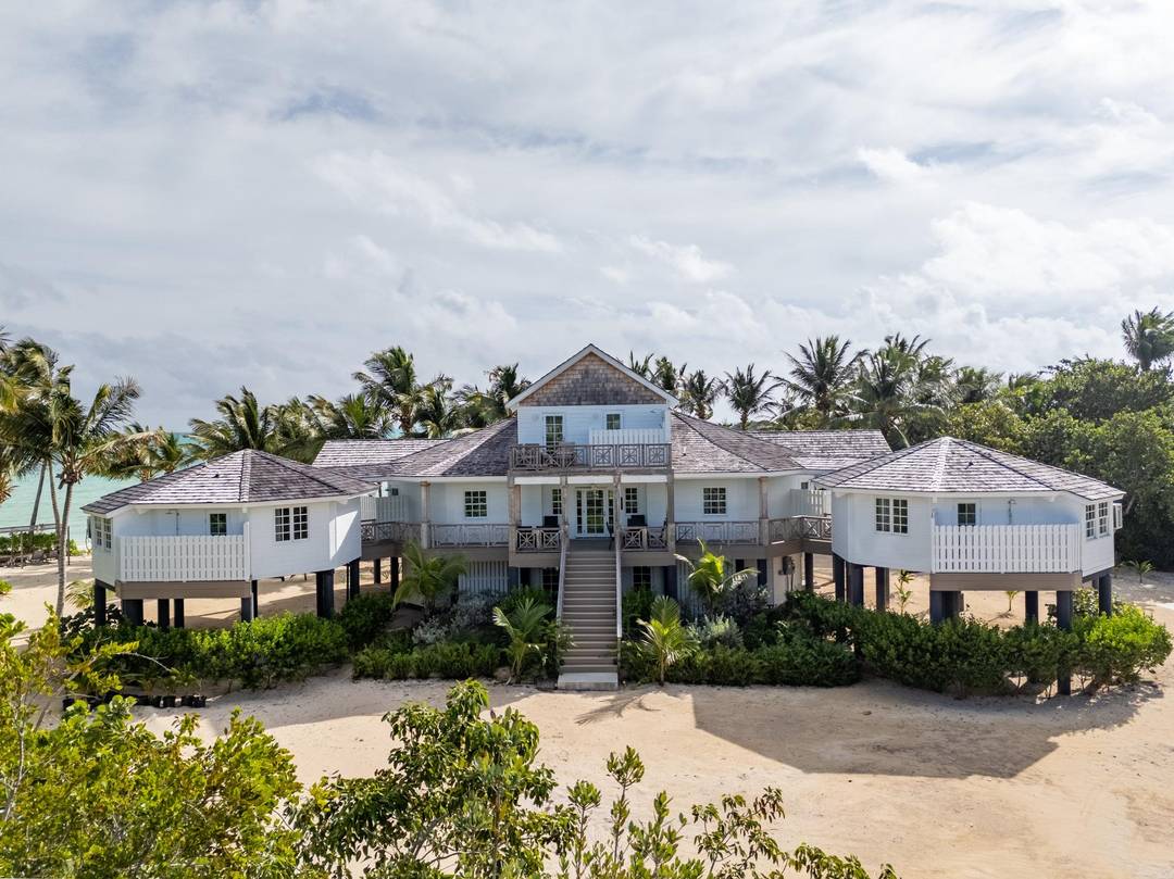 QUEEN PINEAPPLE Single Family Home Andros