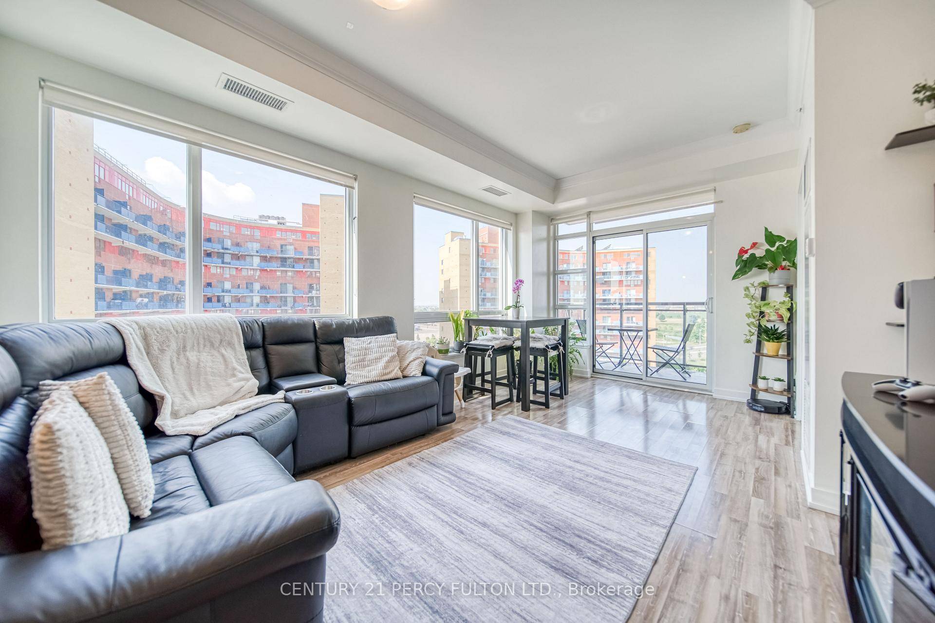 Welcome to this large 1 bed plus den, sun filled corner unit over 750 sqft !