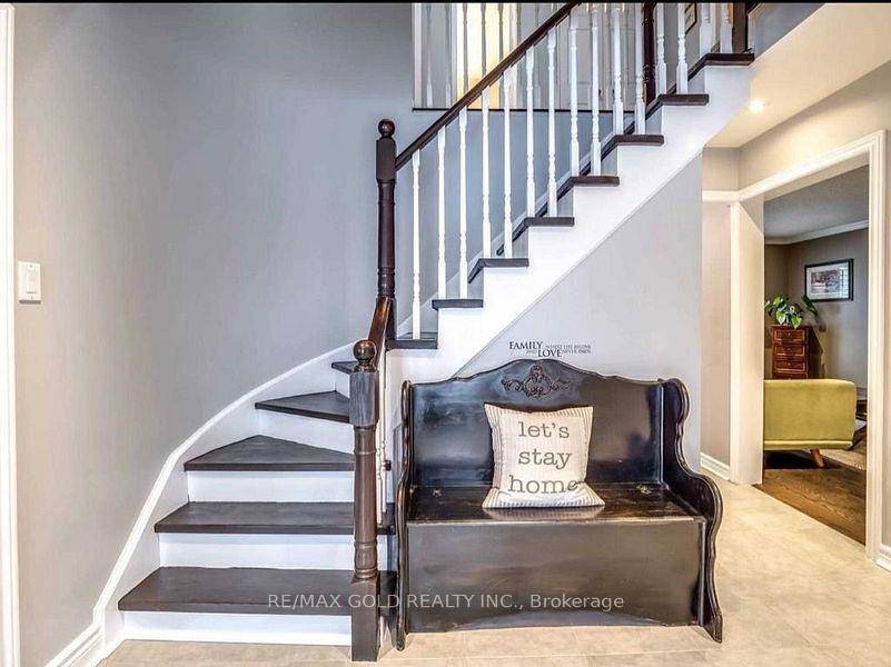 For Lease Gorgeous 4 Bedroom Detached Home in Brampton's Most Desired Neighbourhood !