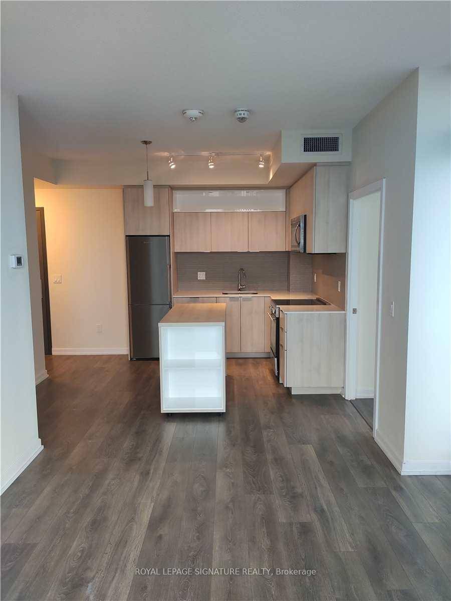 FIFTH ON THE PARK AT PRESTIGE EMERALD CITY, SUN FILLED 2 BEDROOM LAYOUT.