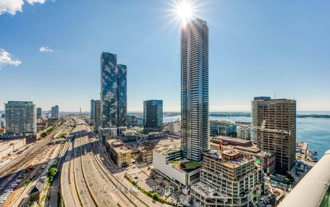 Live Right On Yonge St By The Waterfront In This Spacious One Bedroom Plus Den Unit With Breathtaking Lake Views !