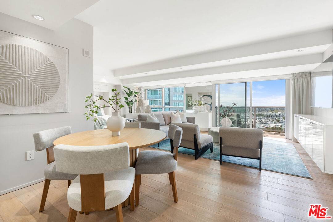 13700 Marina Pointe Dr 2BR Marina Del Rey La