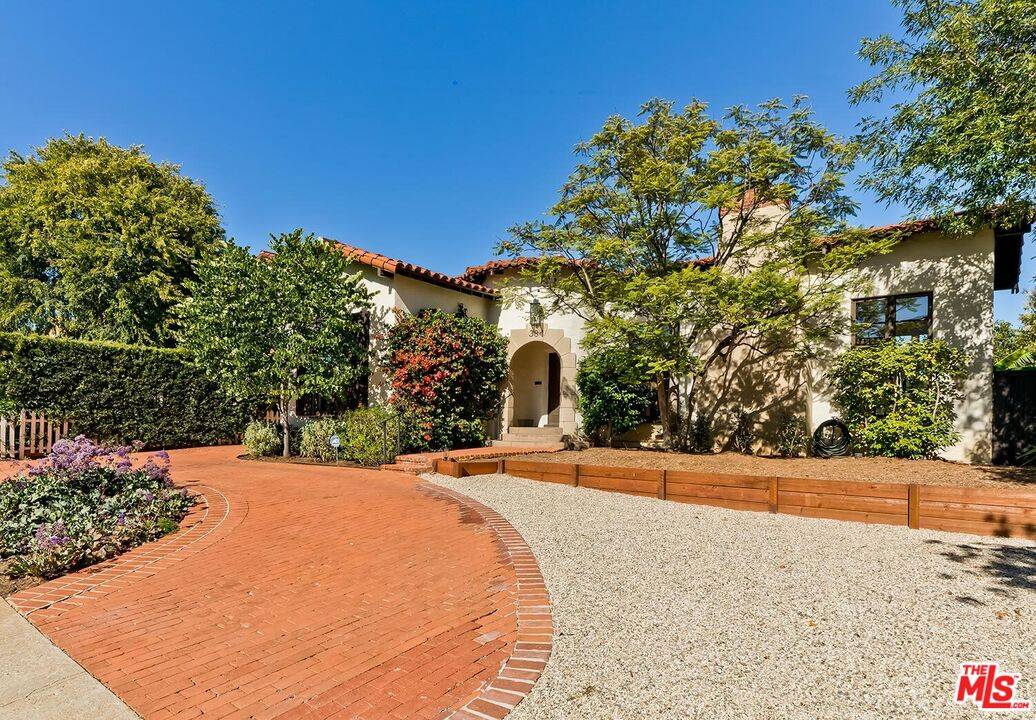 384  N Bonhill Rd 3BR Brentwood La