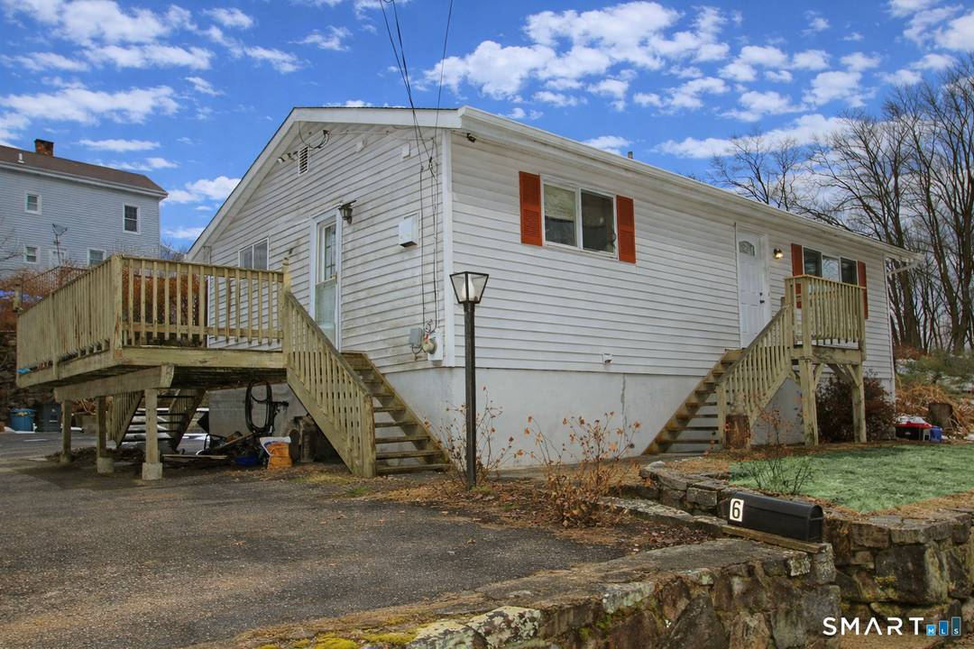 Tucked away ranch on a very quiet private wooded cul de sac and just few steps to flax hill park, offering 3 bedrooms with full bathroom on the main floor, ...