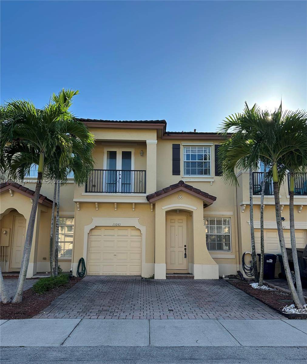 Impeccable condition ! Come see this light and bright two story townhome in Tuscany Village located in Kendall.
