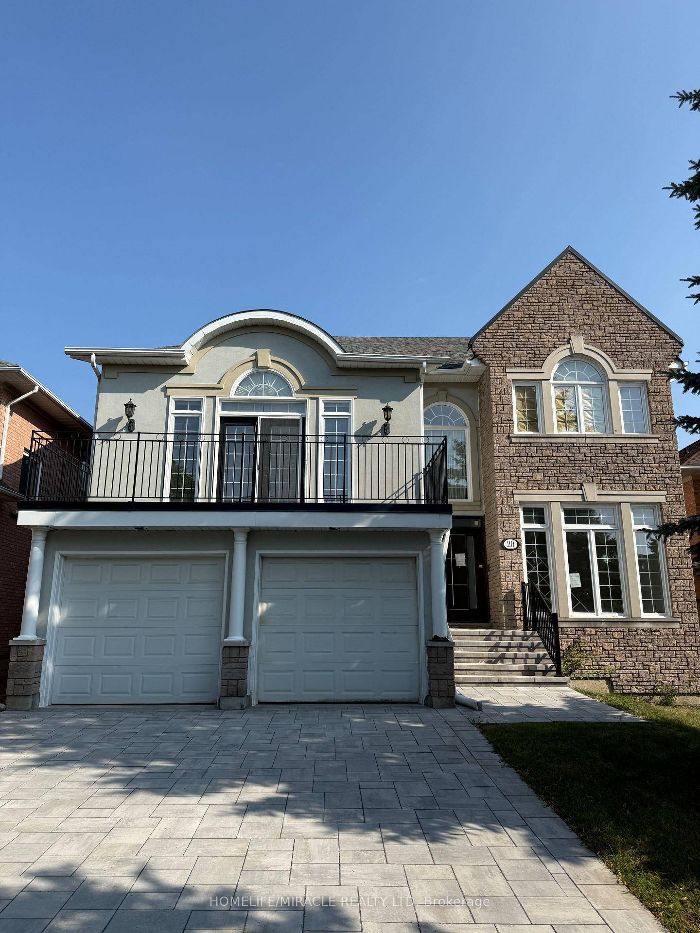 ATTN RENOVATORS ! This beautiful detached Greenpark built home with a rare 3 car tandem garage offers incredible potential for those looking to add their personal finishing touches.