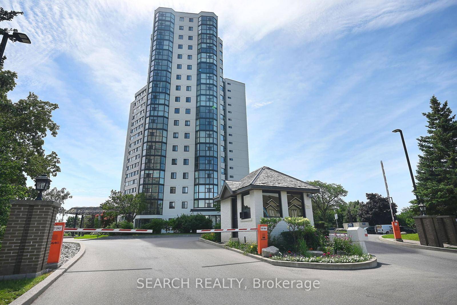 Bright amp ; Luxurious East Facing 2 Bedroom Den, 2 Bath Condo with High End Upgrades !