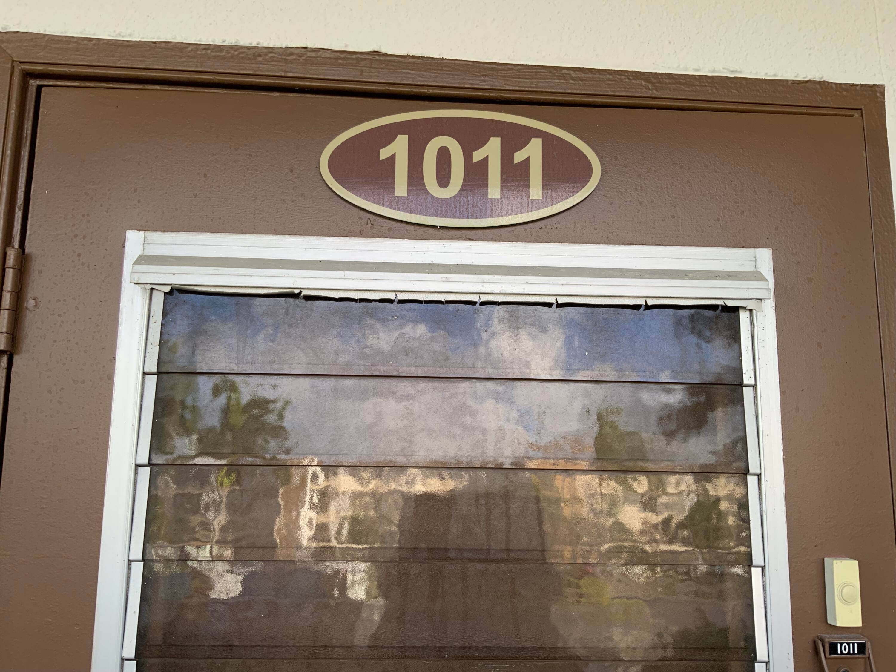 GREAT FIRST FLOOR LOCATION.