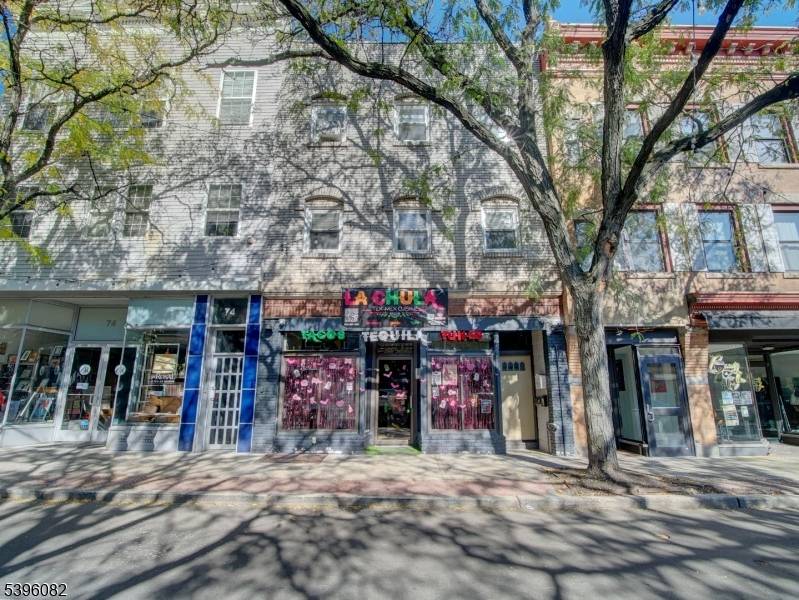 FOR SALE Premier Turnkey Restaurant Lounge.