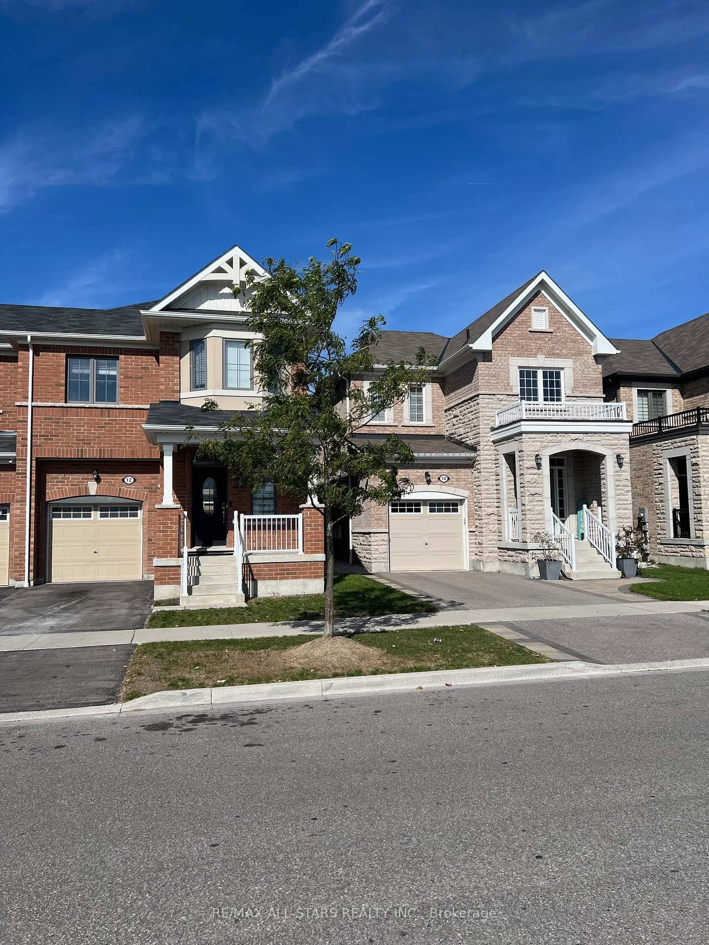 Spotless 4 bedroom End Unit With Walk Out To Huge Backyard.