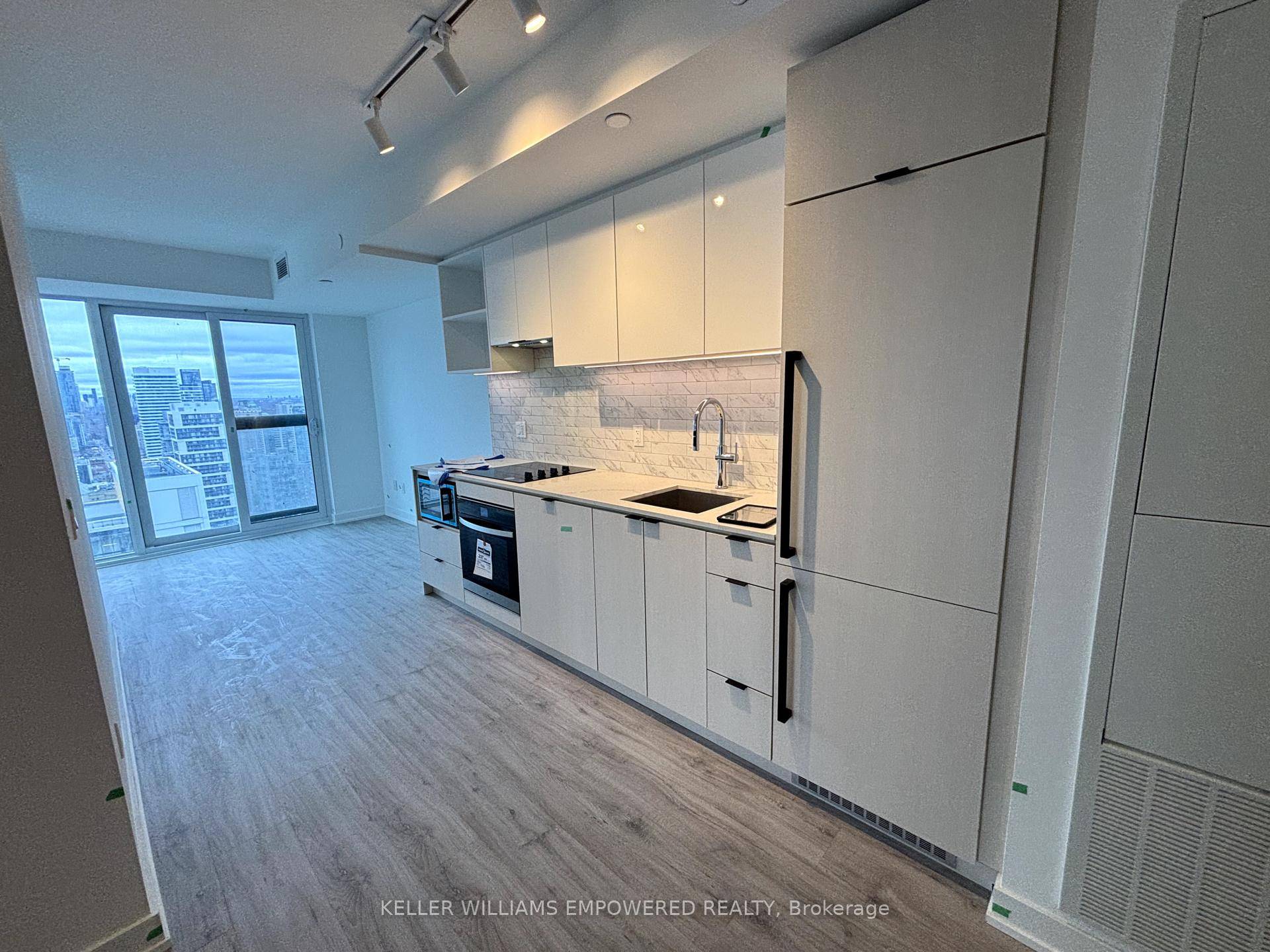 Perched high on the 43rd floor, this bright and airy suite offers stunning views and an elevated sense of calm above the city's vibrant energy.