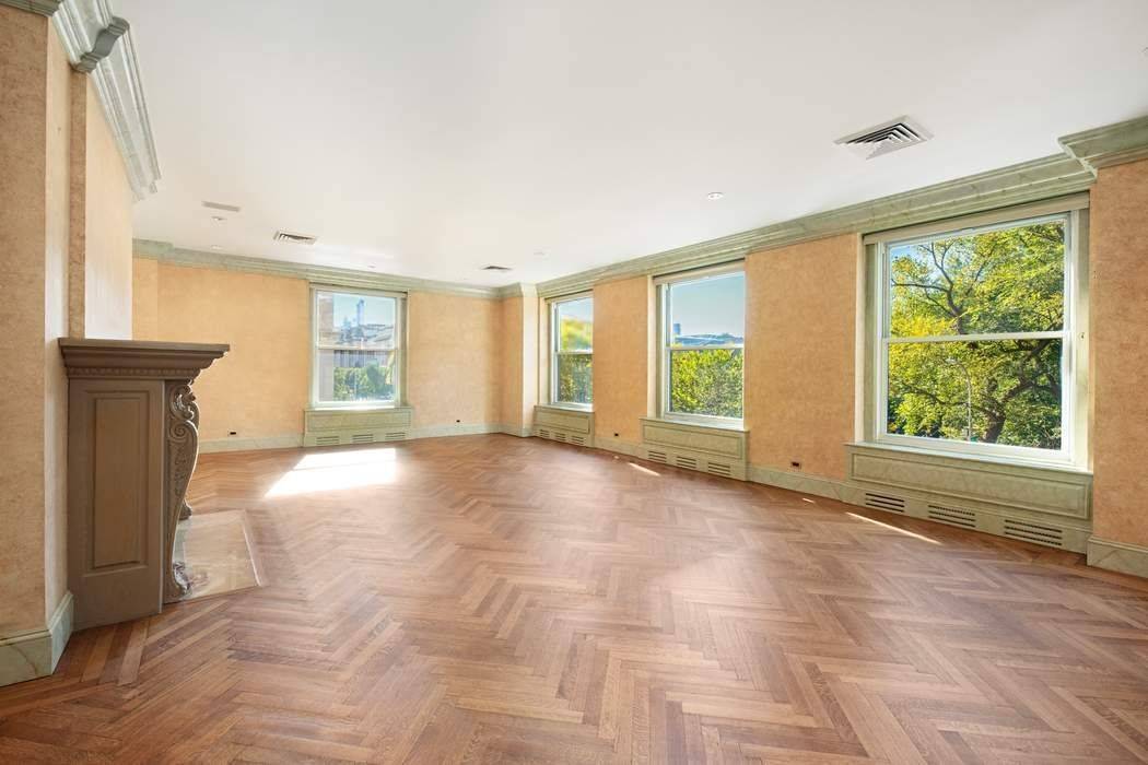 1040 FIFTH AVENUE, APARTMENT 3A This glamorous and graceful twelve into ten room residence is ideally situated in the heart of the Metropolitan Museum Historic District.