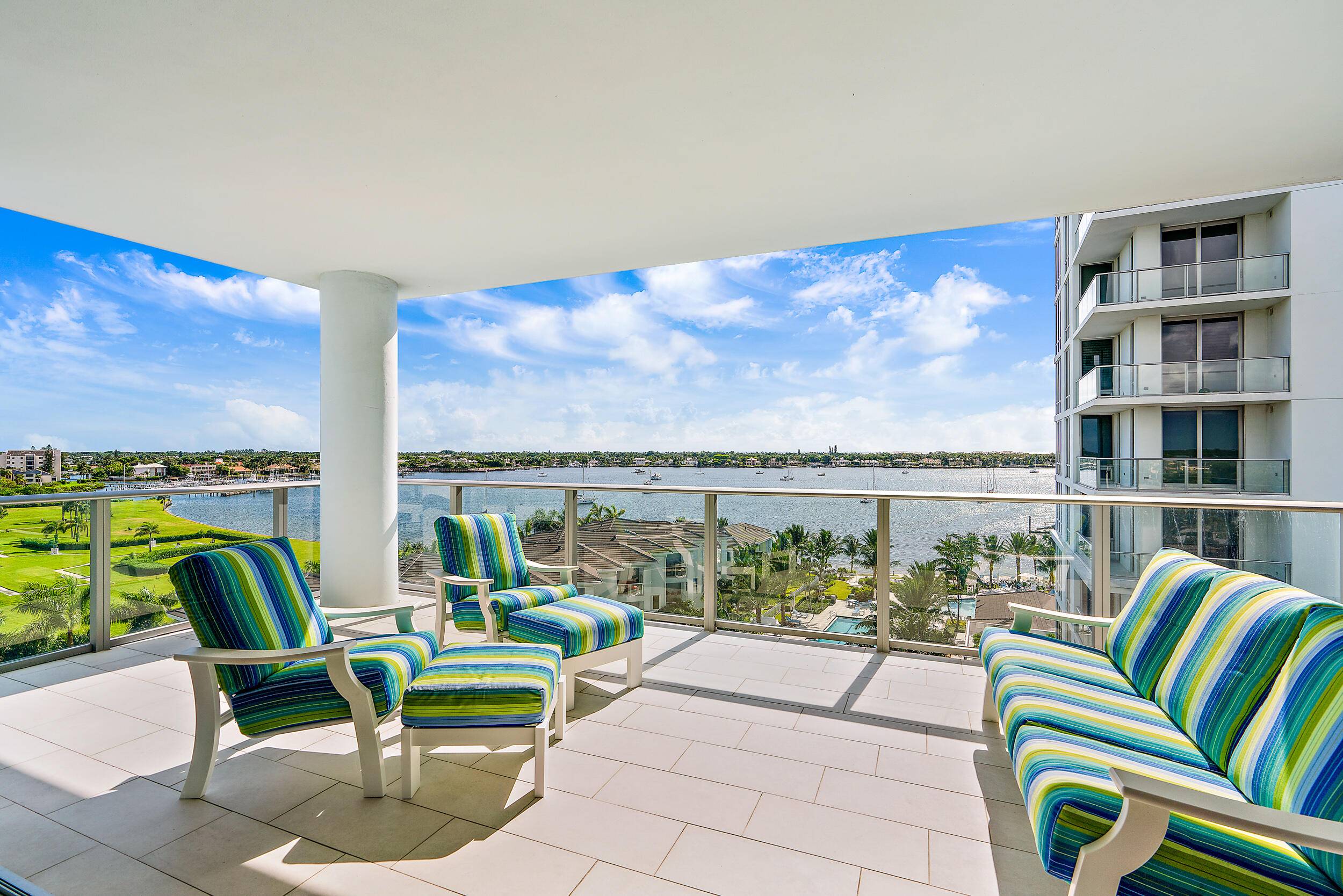 Spectacular Intracoastal Ocean Views !