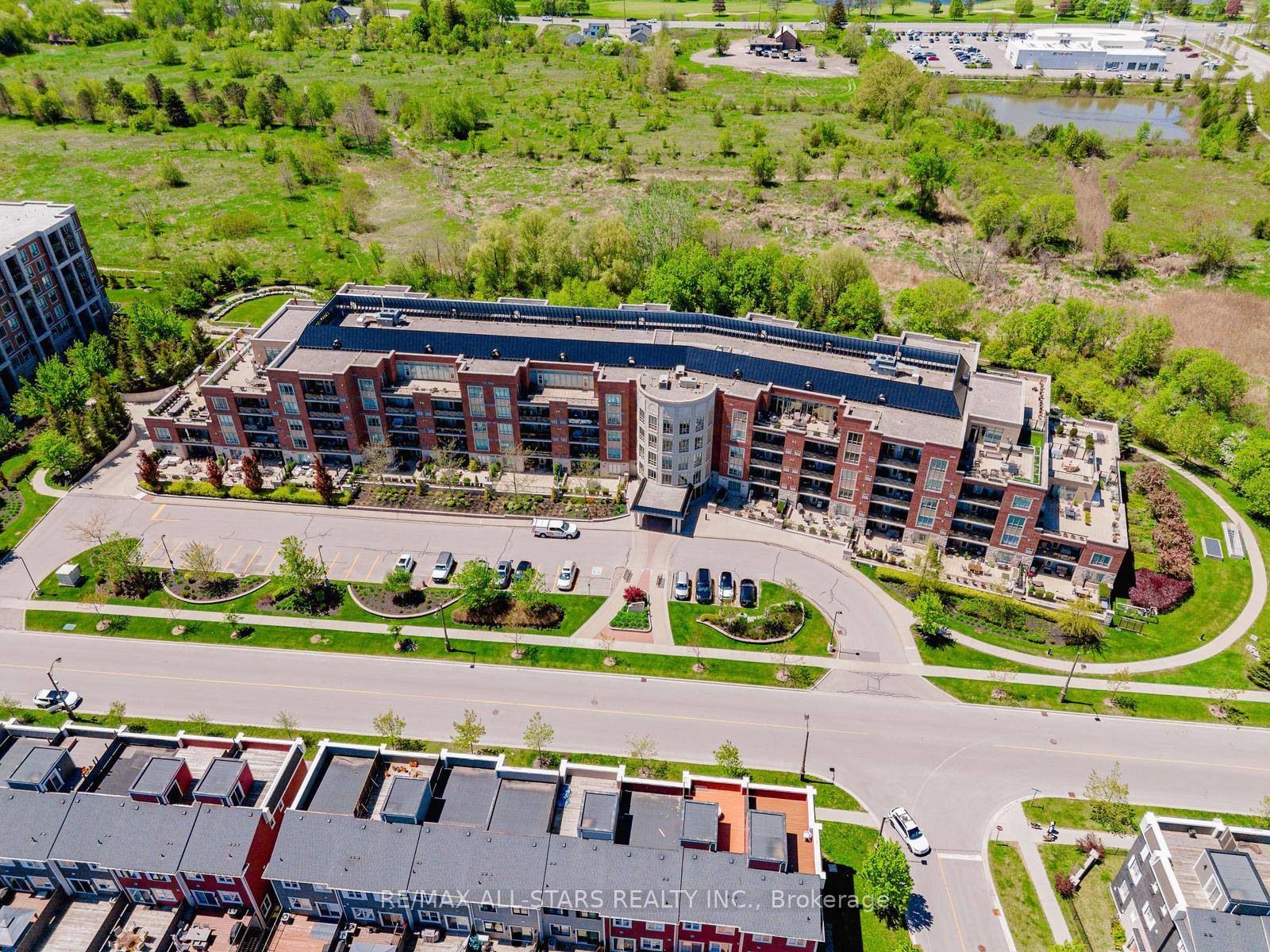 Welcome to 35 Baker Hill Blvd Unit 414 a beautifully appointed and spacious 2 1 bedroom, 2 bathroom condo in one of Stouffvilles most desirable boutique residences.