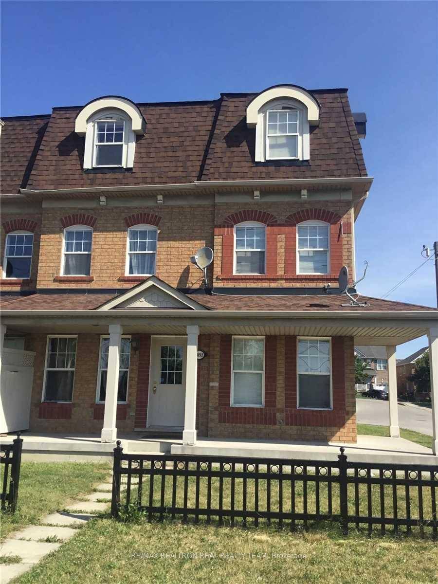 Beautiful 3 Story Town Home With 2 Bedroom 1 Washroom, Driveway Parking, Close To U of T, Centennial College, Hwy 401, Shopping, Schools, Steps To TTC amp ; More.