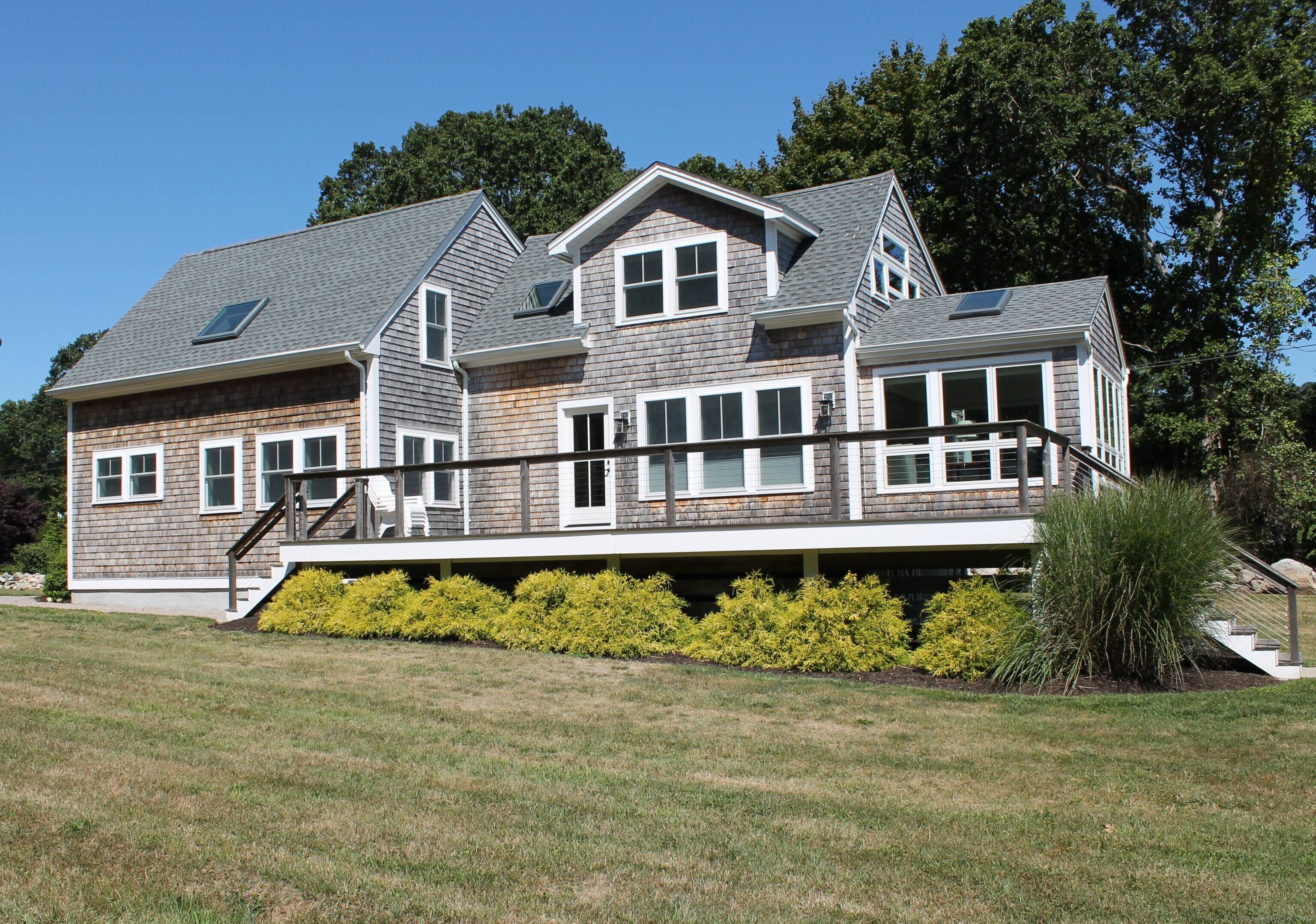 Remodled 3 bedroom 3 full bath waterfront home located on Palmer's Cove.