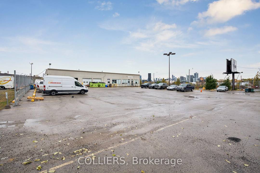 Freestanding 5, 400 square foot industrial building with flex indudstrial space on 2.