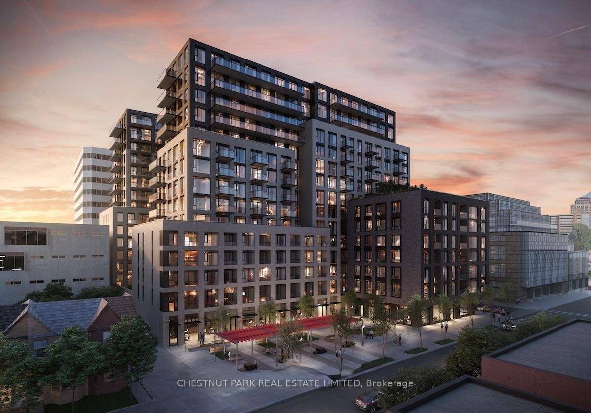 Live in the heart of Torontos vibrant Fashion Districtjust steps to the Entertainment District and minutes to the Financial District.