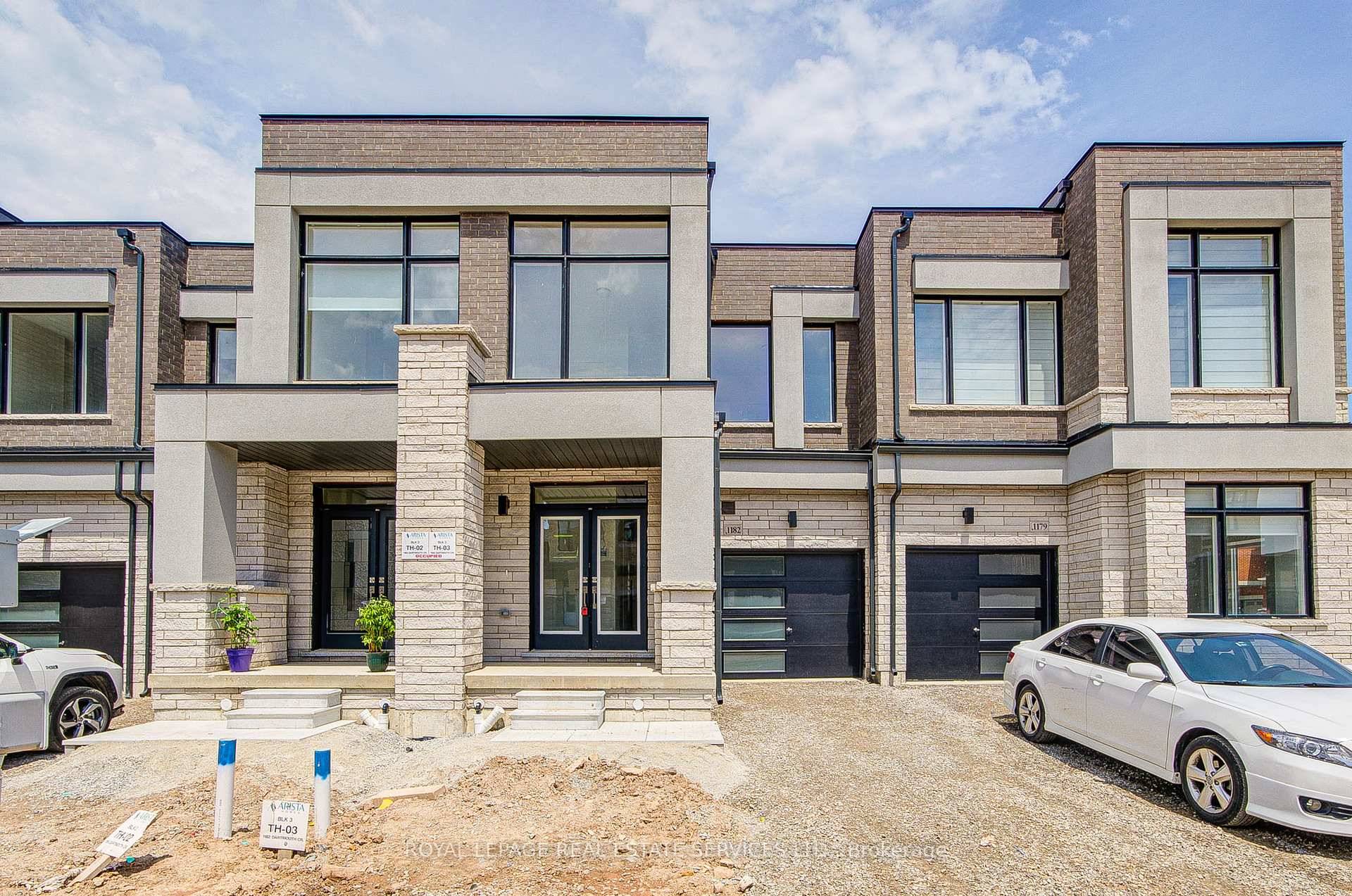 Brand New 4 bedroom Freehold Townhome in the highly sought after Upper Joshua Creek community of Oakville !