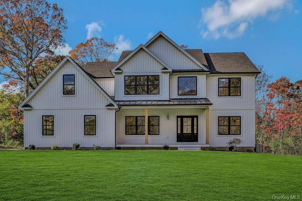 A NEW HOME FOR THE HOLIDAYS !