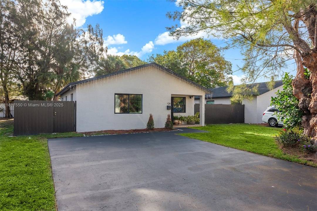 NEW PRICE ! Fully renovated home !