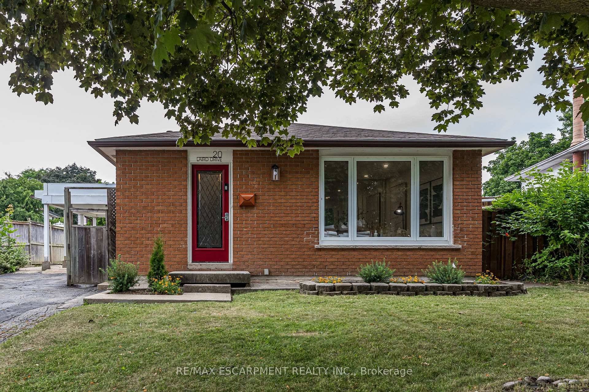 Stylish, Spacious amp ; Move in ready !