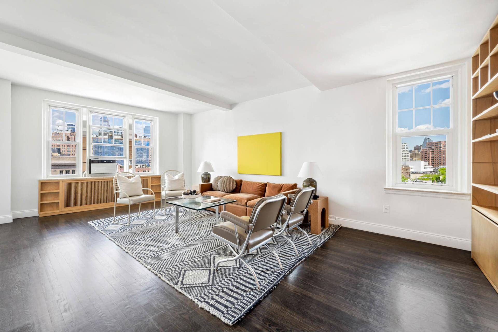 Set high on the tenth floor, this rarely available, oversized one bedroom is the most coveted layout in the historic Bing amp ; Bing condominium on Abingdon Square.